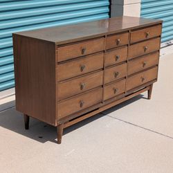 Vintage Mid Century Modern Dresser, c1960s