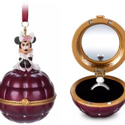 Disney Parks Minnie Mouse Engagement Ring Box Ornament Valentine NEW