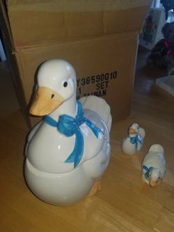 Duck cookie jar with salt & pepper shaker.