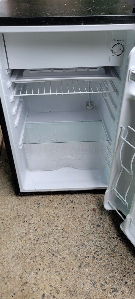 Emerson Mini Fridge