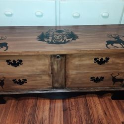 Rustic Cedar Chest/ Bench With Storage 