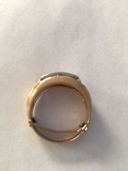 Mans 14 k gold ring