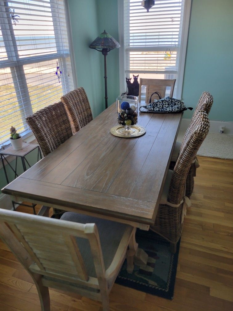 Solid Wood Dining Room Set With Capt Chairs And Wicker Side Chairs