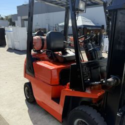 Forklift 
