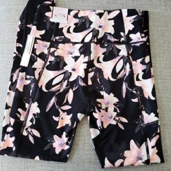 Victoria's Secret Sport Leggings Color Black With Pink Flowers Size 4
