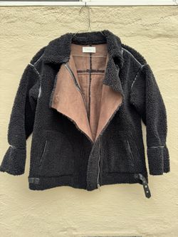 Vince Women's Black Zip Front Sherpa Jacket coat Suede lined. Size: M Worn once only  The jacket is all black. The fabric may look like different colo