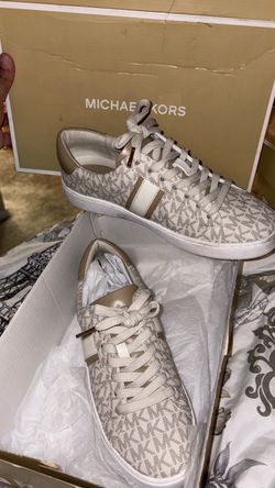 Women’s 8 1/2 women’s Michael Kors sneakers