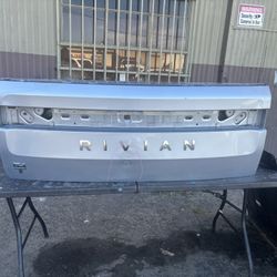 RIVIAN R1T TRUNK LID 2021 2022 2023 2024 SILVER TAIL GATE OEM