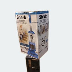 Shark Navigator Lift-Away Vacuum Cleaner - Healthy Home Edition