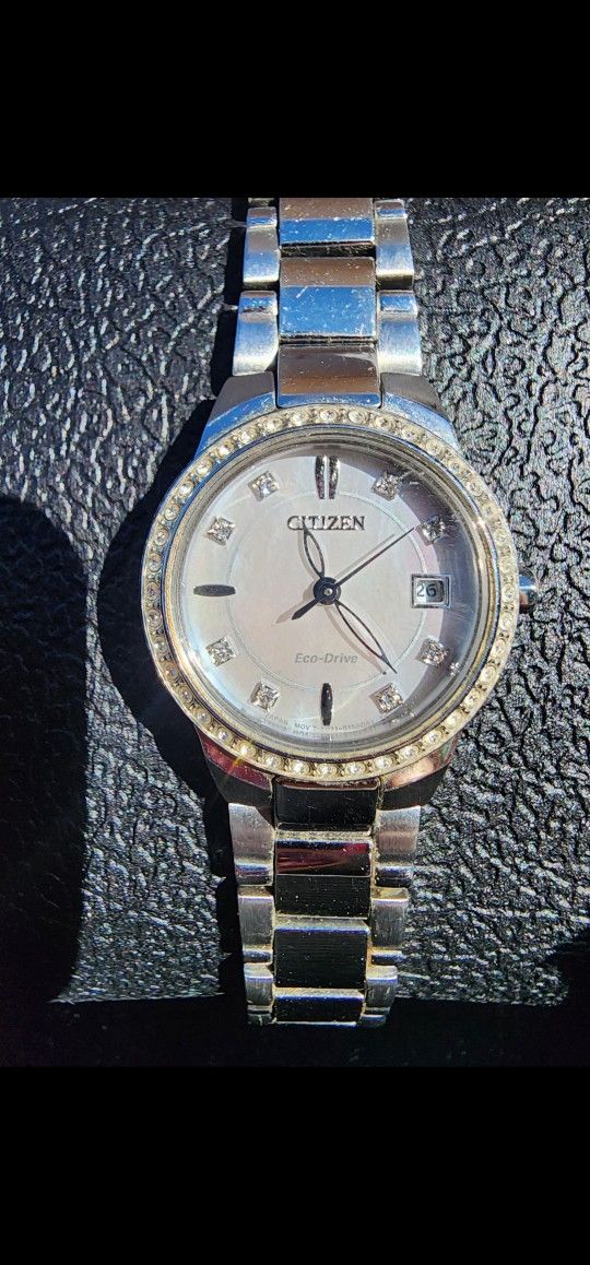 Gorgeous Diamond Citizen Watch Free Gifts 🎁 Included