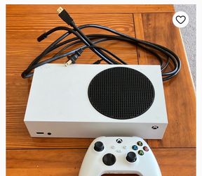 Xbox Series S +3 controllers