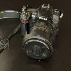 Nikon D7000 Camera With Nikkor 18-200 lens