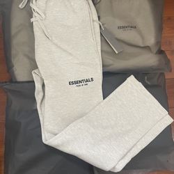 ESSENTIALS SWEATS