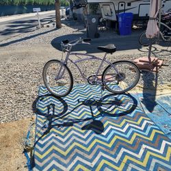 older Schwinn 5-speed Cruiser Bike. Great Condition Rides Smooth.