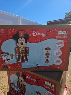 Disney 5 ft LED Minnie Mouse Nutcracker Yard Decor