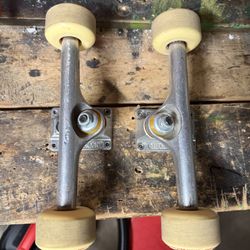 Independent Trucks 215 With Ricta Cloud Wheels