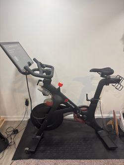2020 Peloton Bike Original – Good Condition, 21.5in Screen - Lenexa, KS