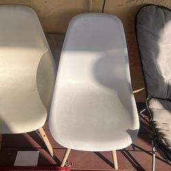 4 Chairs