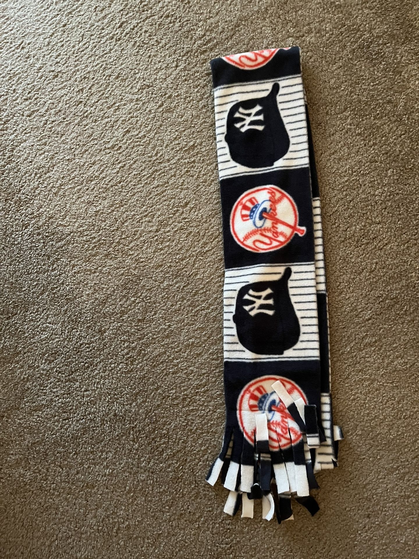 Yankees Scarf