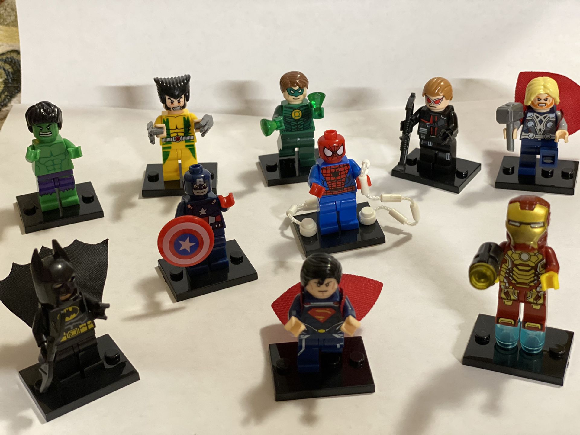 10 mini figures of Marvel’s hero’s