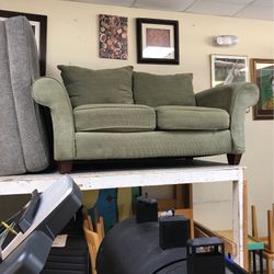 Loveseat 