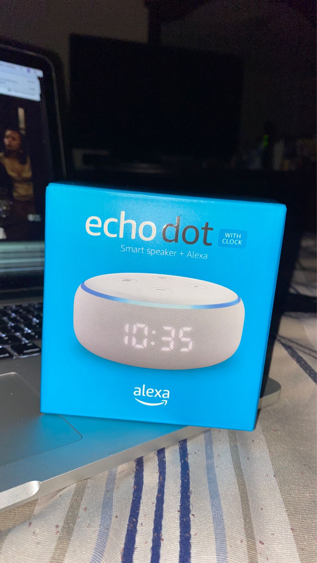 Echo dot speaker + Clock