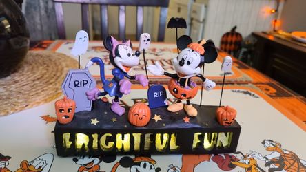 Disney Halloween Mickey and Minnie Frightful Fun Light Up Figurine