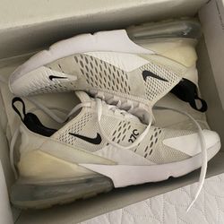 Nike 270