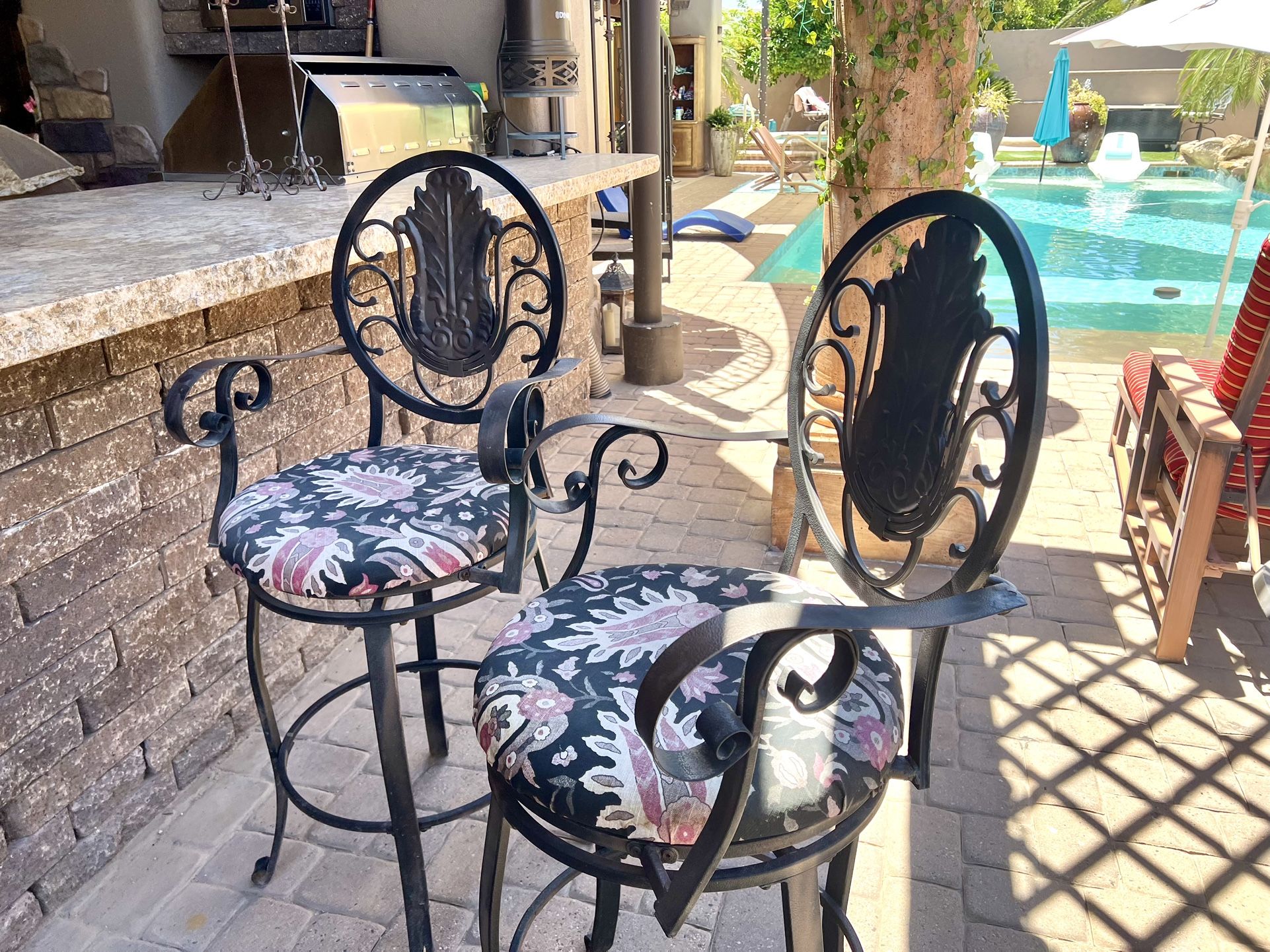 2 Metal Bar Height Stools Patio