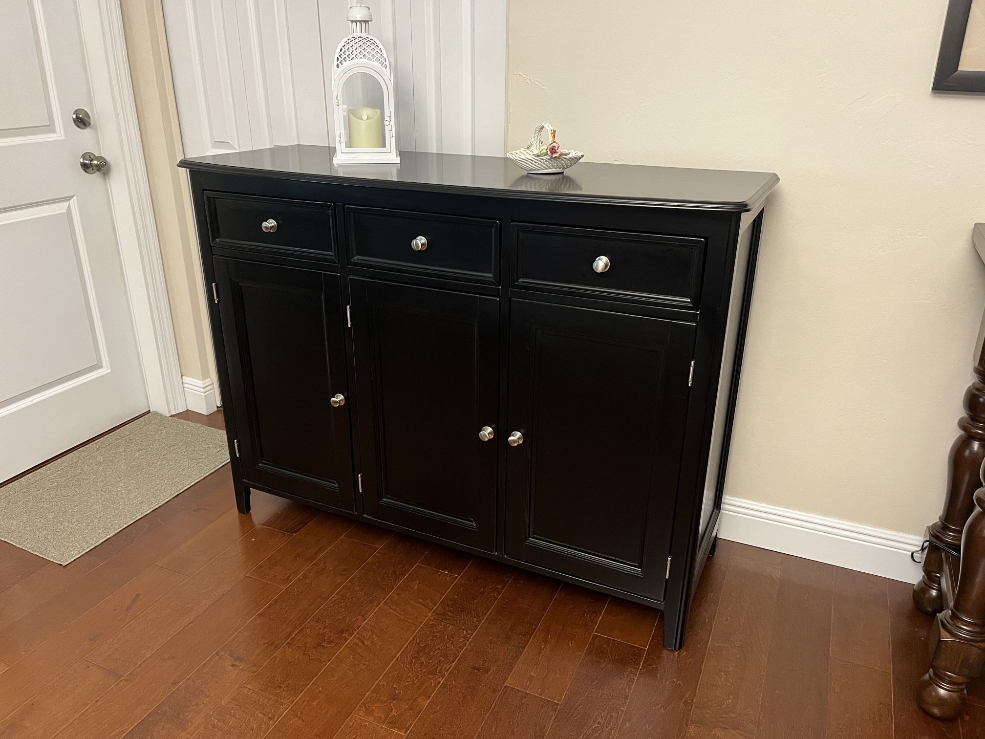 Ashley Furniture Carlyle Buffet (Solid Wood)