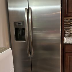 GE Fridge And Freezer 