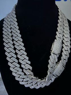 GLD iced out prong chains