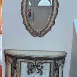 Cabinet with mirror
