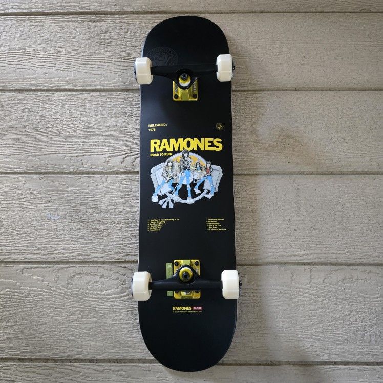 SKATEBOARDS G2 RAMONES 8.25