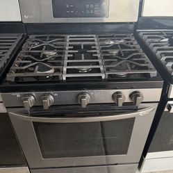 LG - STOVE GAS 5 BURNERS IN EXCELLENT CONDITION