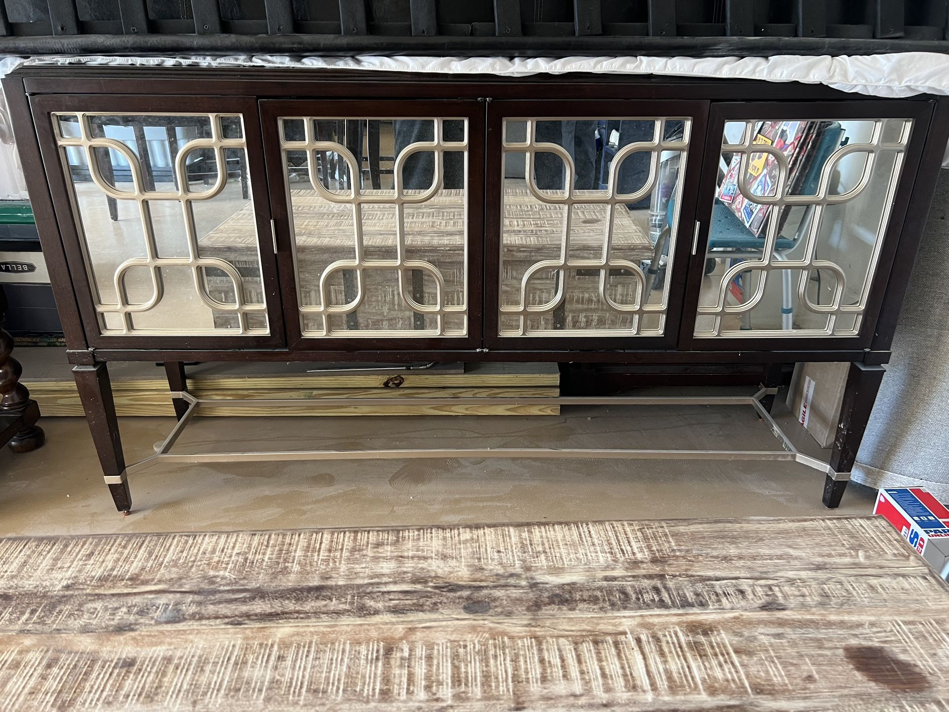 One park Place Buffet, Amaretto