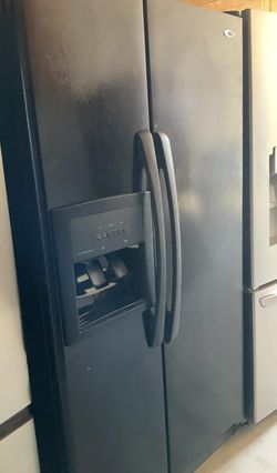 Amana Side By Side Black Refrigerator
