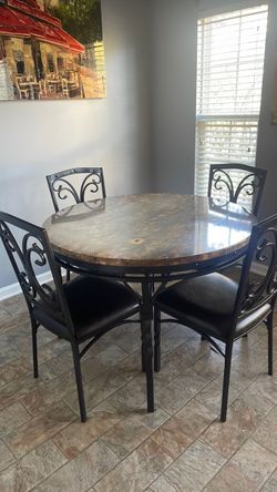 Round Dining Table Set with 4 Chairs