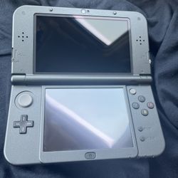 Almost Perfect Condition NINTENDO 3DS XL