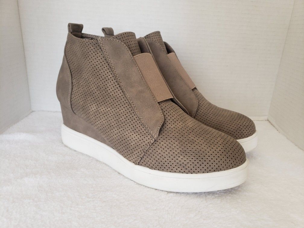 Clara Wedge Boots. Women's Size 9.5