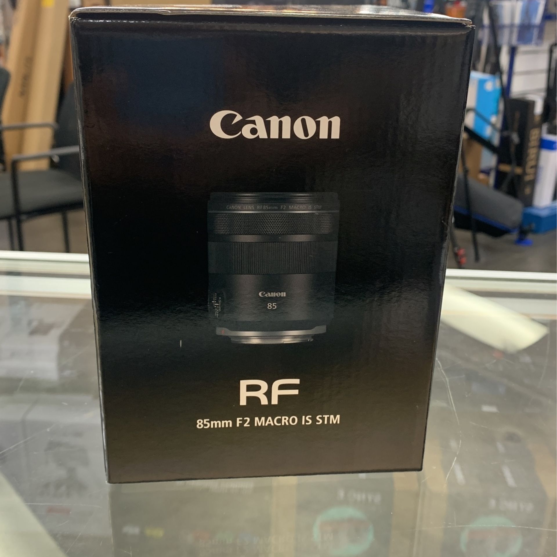 Canon RF 85 F2 Macro