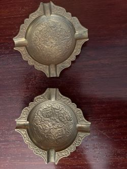 1 pair of Pakistani embossed decorative brass ash tray with intricate design 