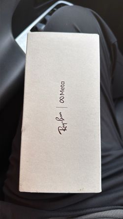 Ray-Ban Meta Wayfarer (Gen 2) smart glasses, model RW4012.