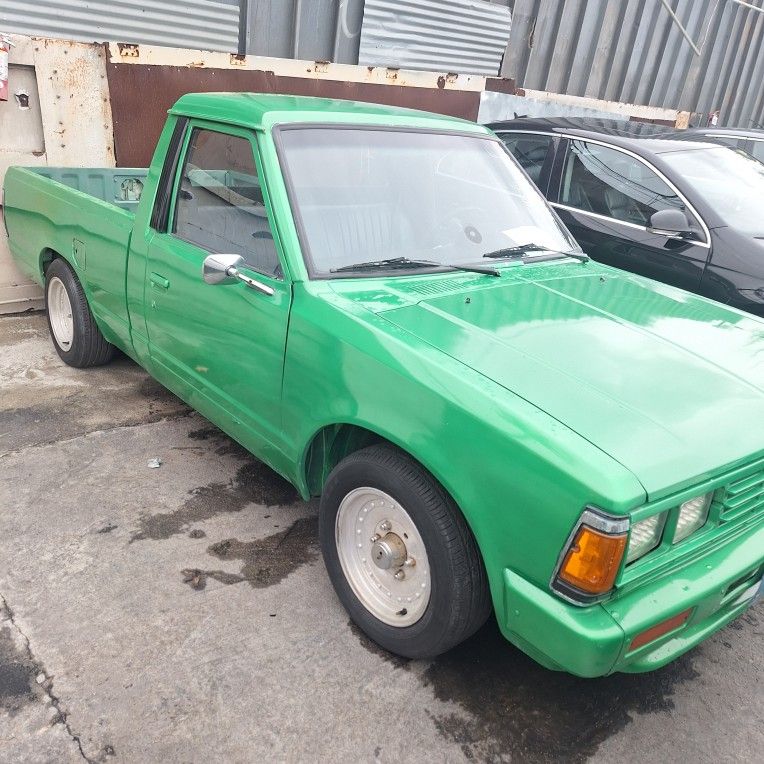 1986 Nissan Truck