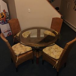 Kitchen / Dining Table