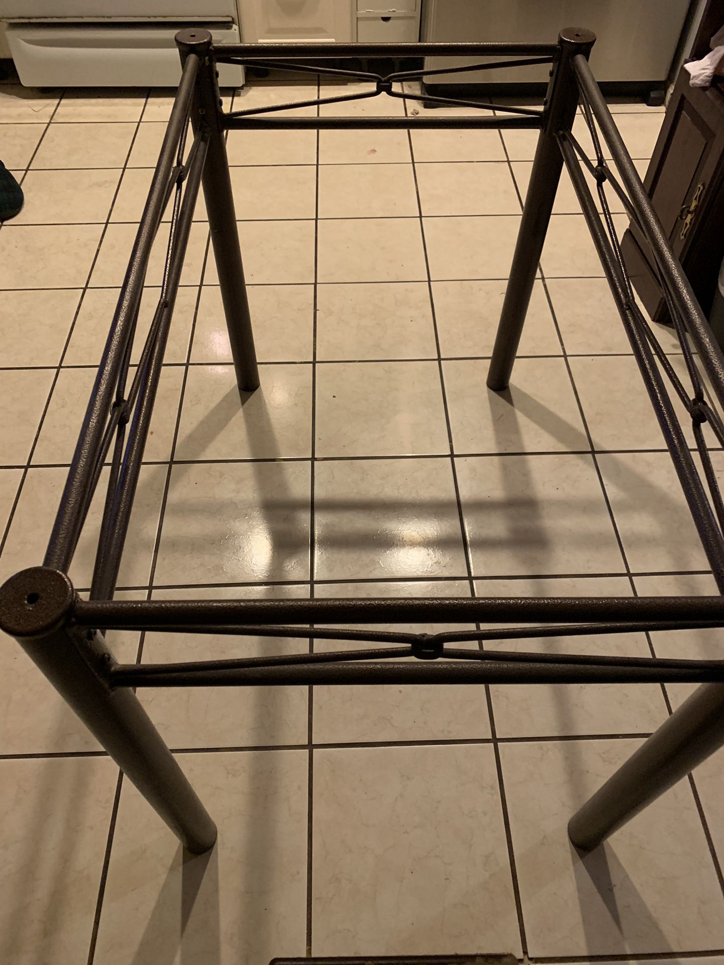 Dining table frame, metal
