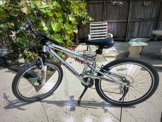 Genesis V2750 trail bike 26” wheels shimano gears used