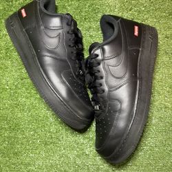 Nike Air Force 1 Black Supreme Size 10.5M