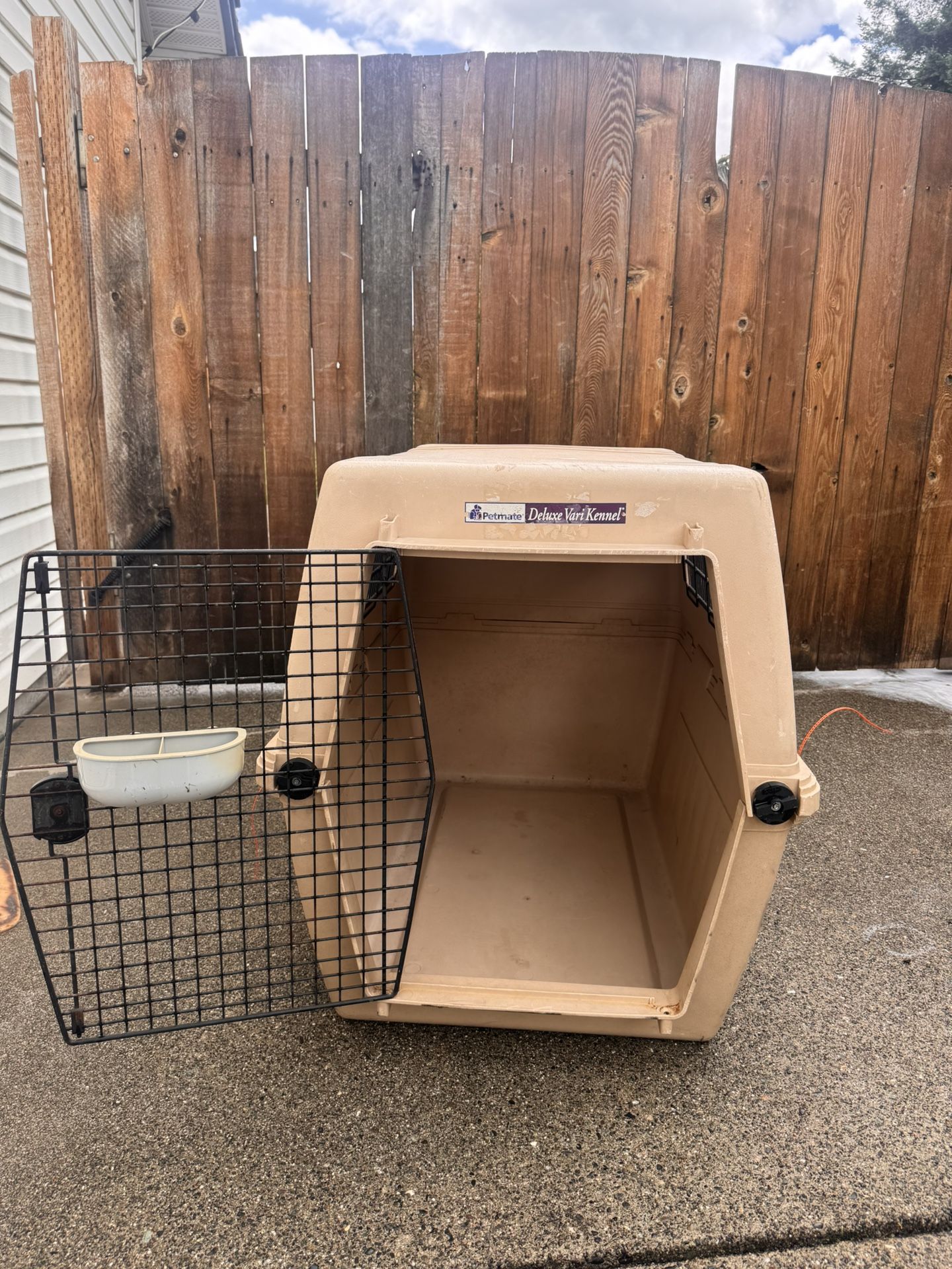 Large Petmate Deluxe Vari Kennel – Durable Plastic Dog Crate