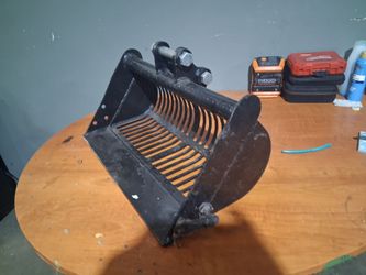 Bobcat scoop